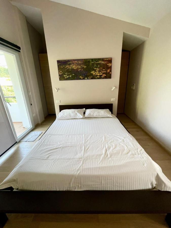 Long Hill Apartament *